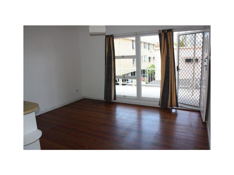 14 Leonard Avenue, Surfers Paradise QLD 4217