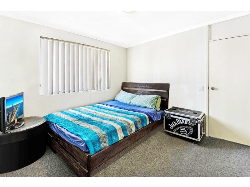 4/8 Darrambal Street, Chevron Island QLD 4217