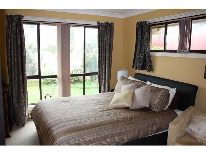 6 Yunga Court, Broadbeach Waters QLD 4218