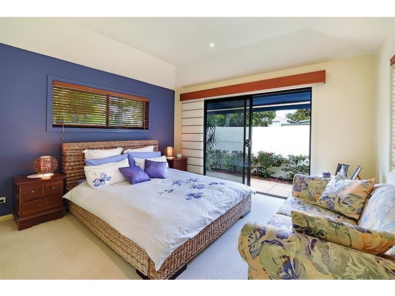 11 Mentone Avenue, Bundall QLD 4217