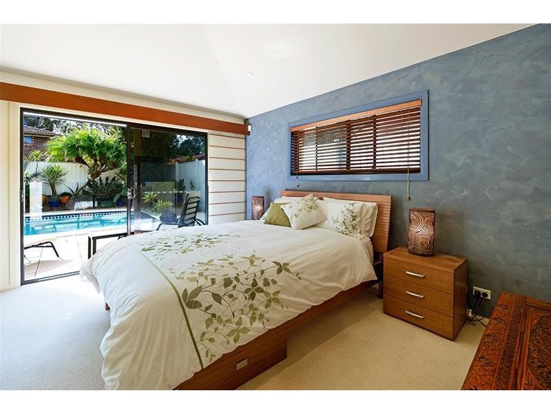 11 Mentone Avenue, Bundall QLD 4217