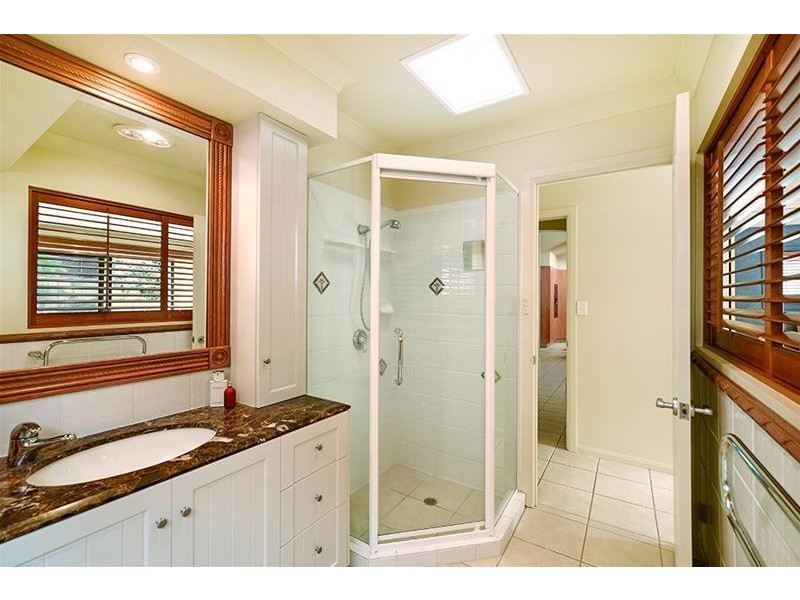 11 Mentone Avenue, Bundall QLD 4217