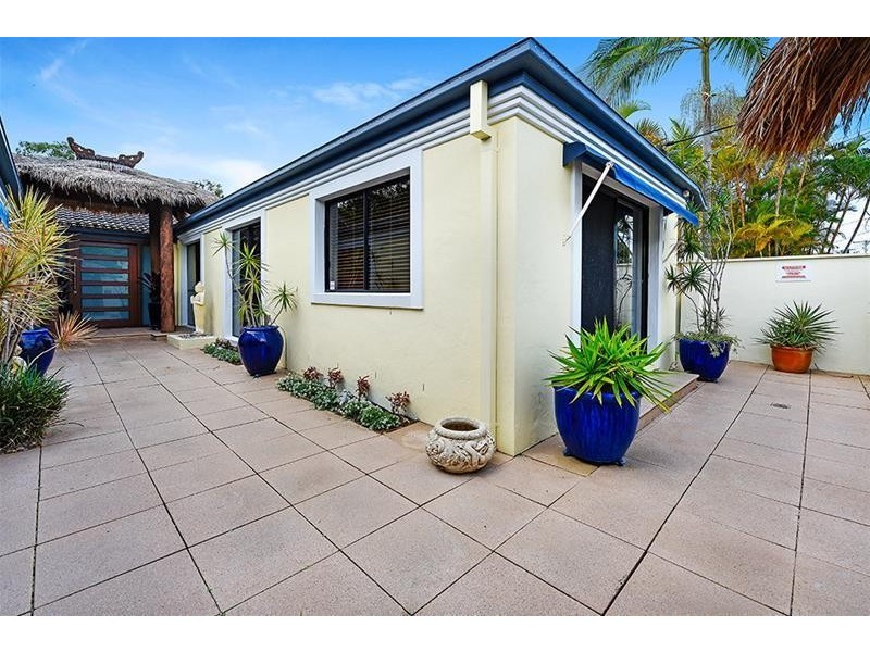 11 Mentone Avenue, Bundall QLD 4217