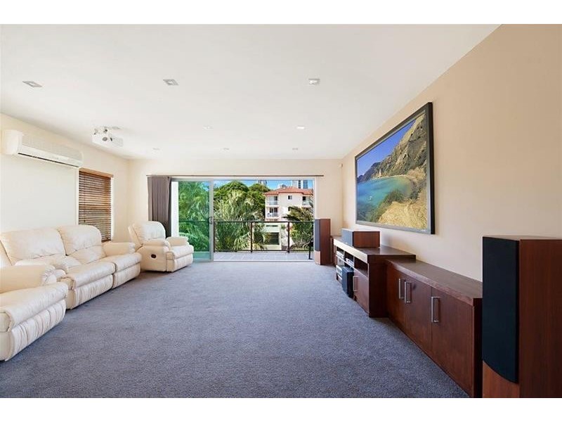 1/6 Anembo Street, Chevron Island QLD 4217