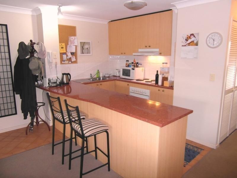 17 Purli Street, Chevron Island QLD 4217