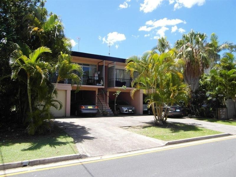 1/20 Leonard Avenue, Surfers Paradise QLD 4217