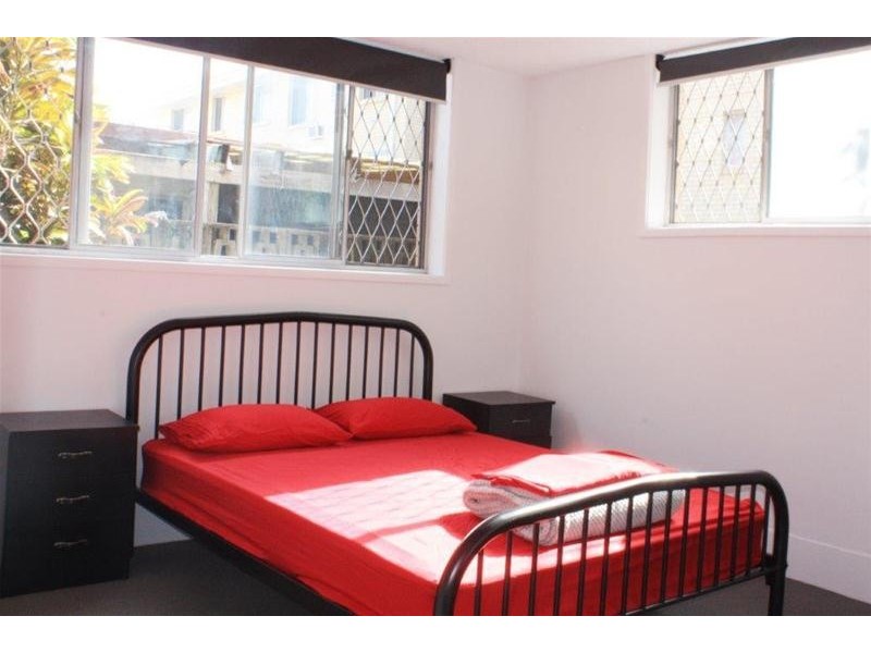 1/20 Leonard Avenue, Surfers Paradise QLD 4217