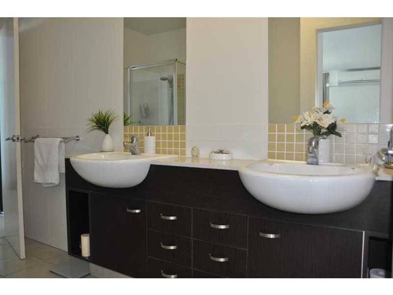 “Wings” 18  Fern Street, Surfers Paradise QLD 4217