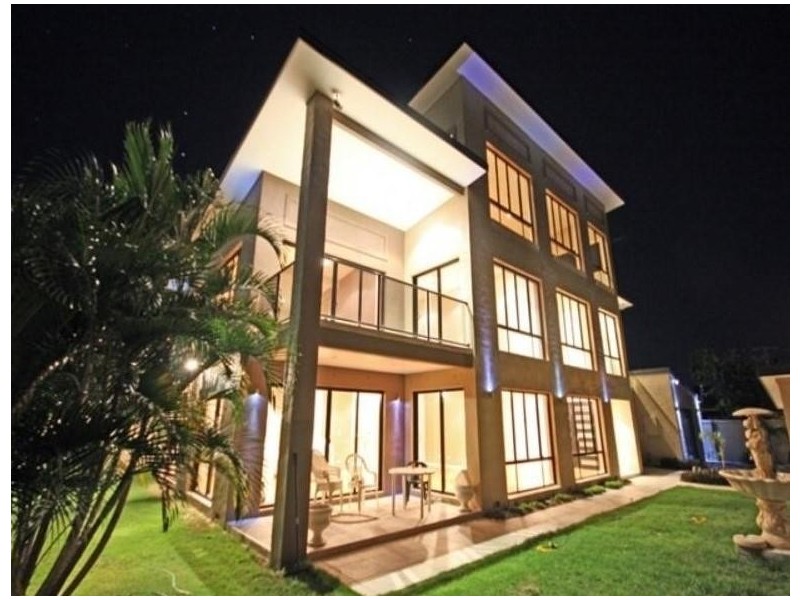 22 Sunrise Boulevard, Surfers Paradise QLD 4217