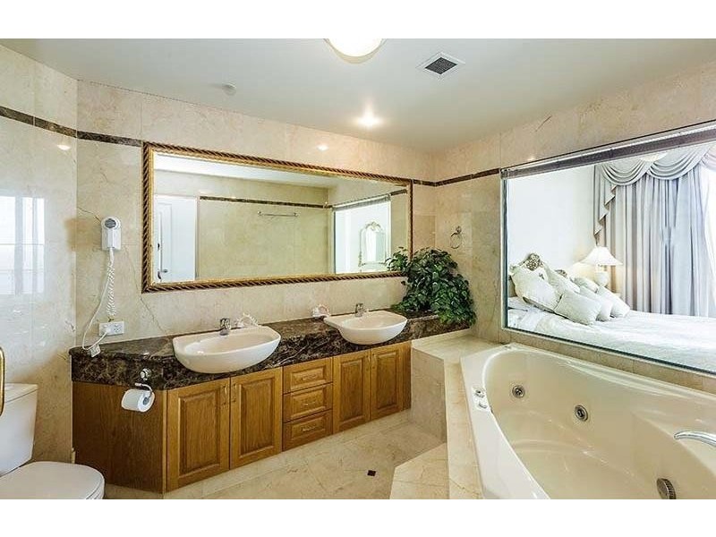 3802/3400 Sub-Penthouse ‘Sun City’ Surfers Paradise Boulevard, Surfers Paradise QLD 4217
