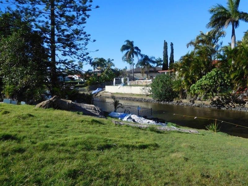 64  Rapallo Avenue, Isle Of Capri QLD 4217