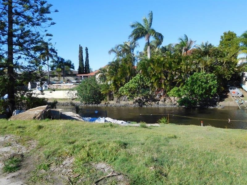 64  Rapallo Avenue, Isle Of Capri QLD 4217