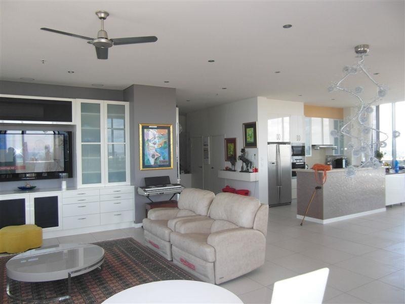 18 Cypress Avenue ‘Solaire Apartments’ , Budds Beach, Surfers Paradise QLD 4217