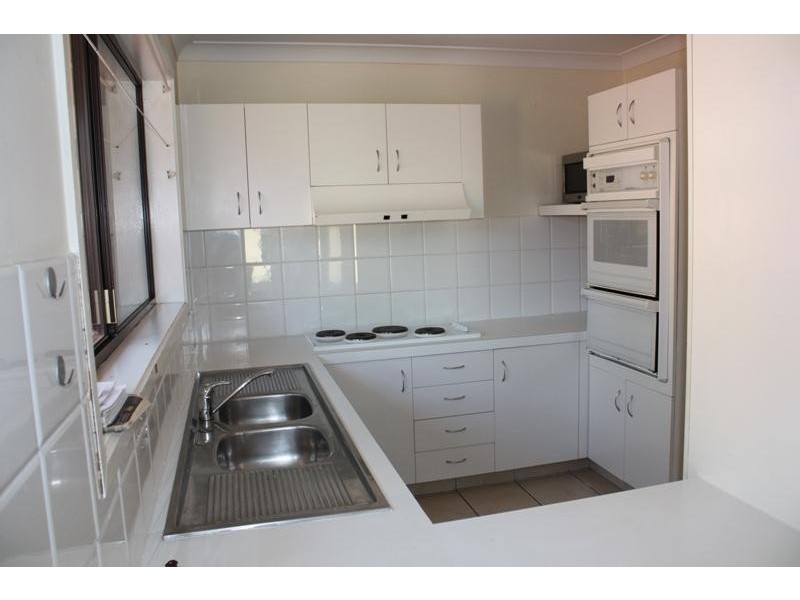 1/19 Thomas Drive, Chevron Island QLD 4217