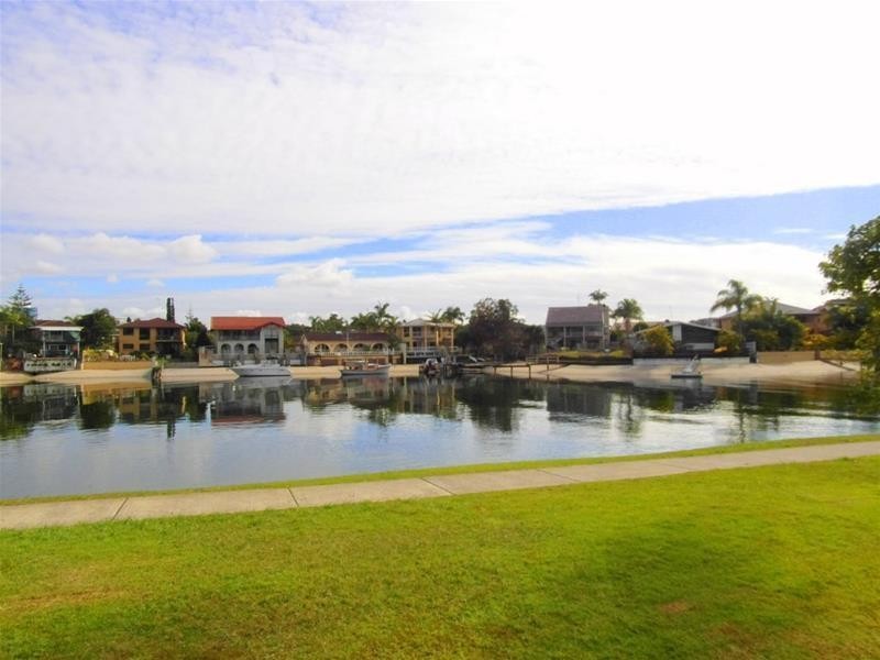 45 Sunrise Boulevard, Surfers Paradise QLD 4217