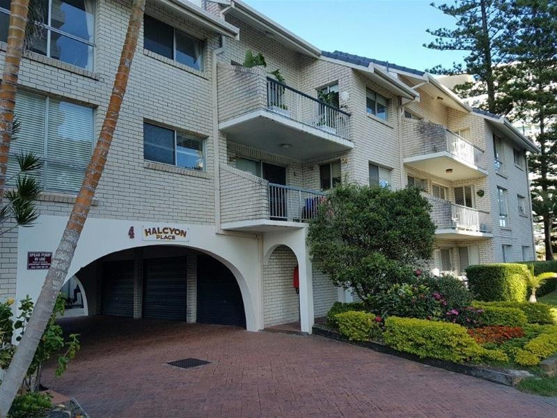 4/4 Fern Street, Surfers Paradise QLD 4217