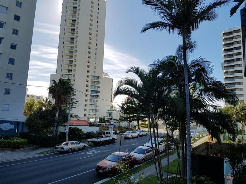 4/4 Fern Street, Surfers Paradise QLD 4217