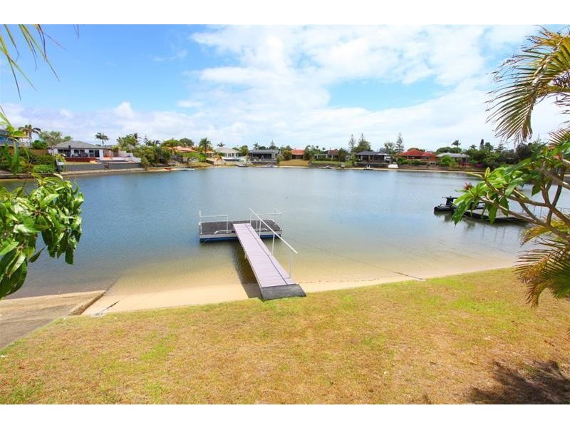 21 Boomerang Crescent, Isle of Sorrento, Sorrento QLD 4217