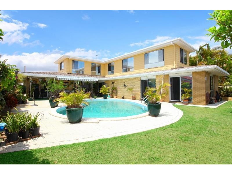 21 Boomerang Crescent, Isle of Sorrento, Sorrento QLD 4217