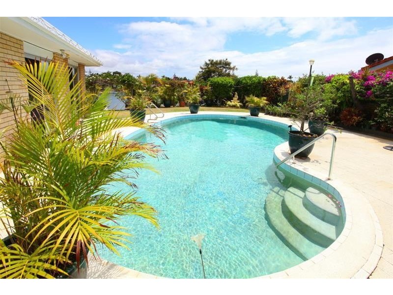 21 Boomerang Crescent, Isle of Sorrento, Sorrento QLD 4217