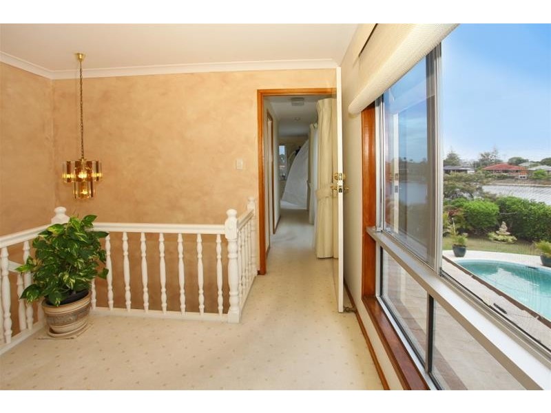 21 Boomerang Crescent, Isle of Sorrento, Sorrento QLD 4217