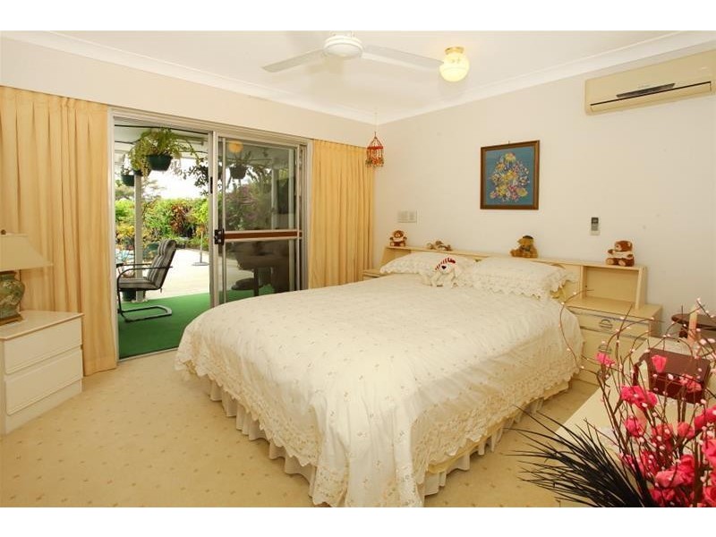 21 Boomerang Crescent, Isle of Sorrento, Sorrento QLD 4217