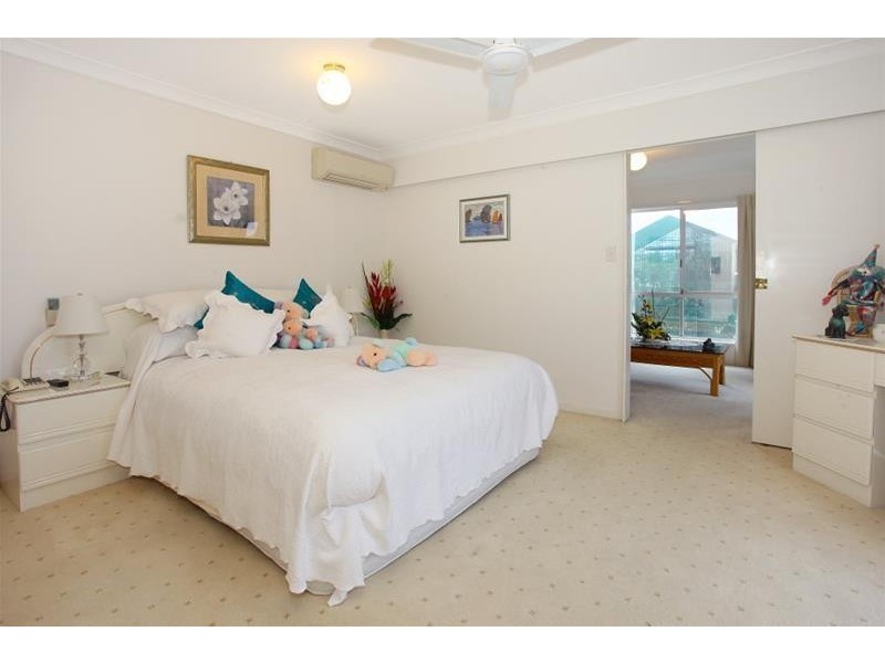 21 Boomerang Crescent, Isle of Sorrento, Sorrento QLD 4217