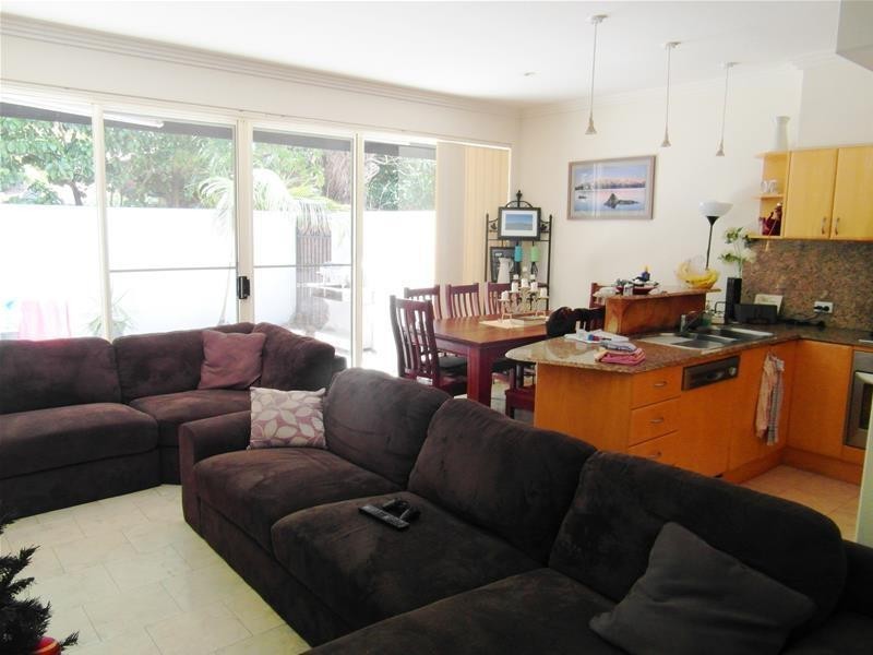 103 Salerno Street ‘Raffles on Capri’, Isle Of Capri QLD 4217