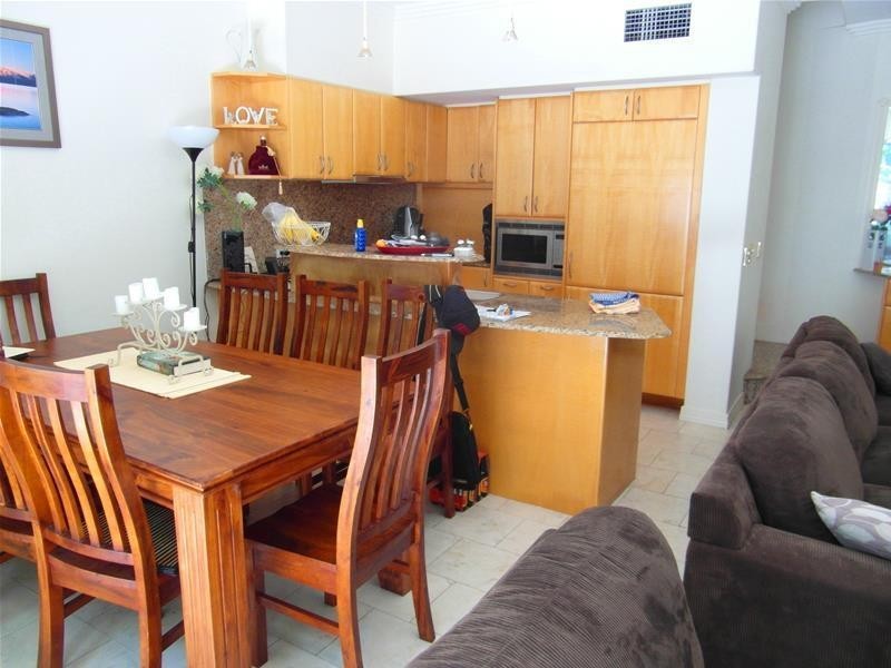 103 Salerno Street ‘Raffles on Capri’, Isle Of Capri QLD 4217