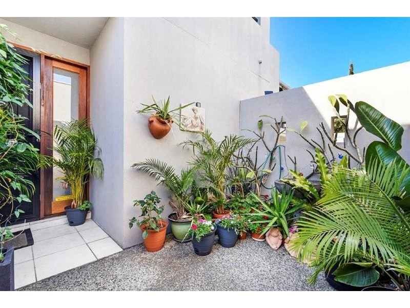 2/45 Paradise Island, Surfers Paradise QLD 4217