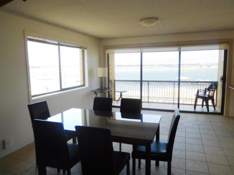 6/250 Marine Parade, Labrador QLD 4215