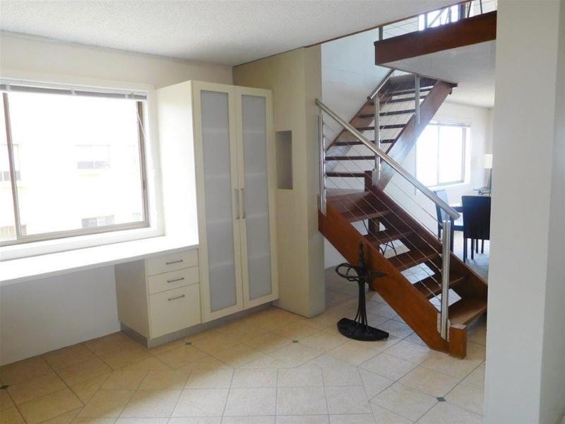 6/250 Marine Parade, Labrador QLD 4215