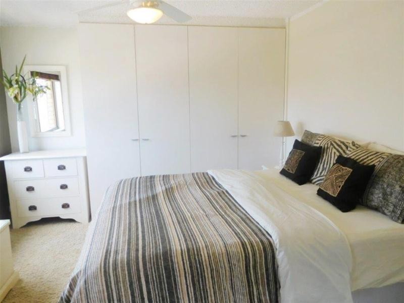 6/250 Marine Parade, Labrador QLD 4215