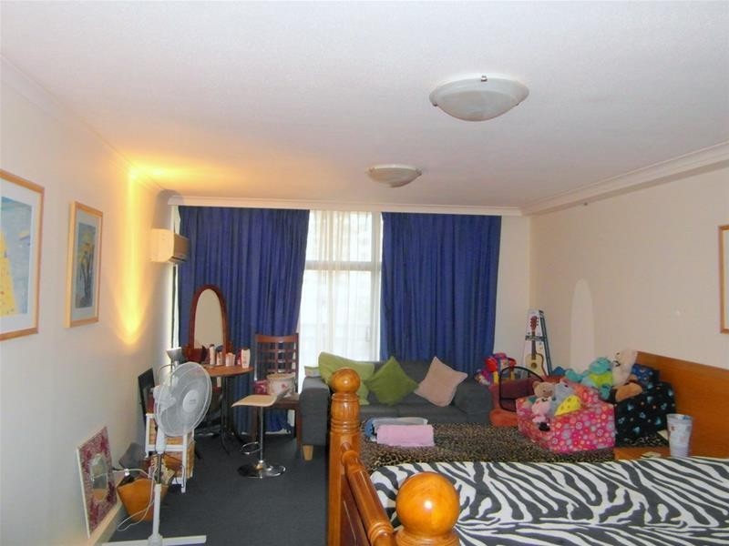 18 Hanlan Street ‘Beachcomber’, Surfers Paradise QLD 4217