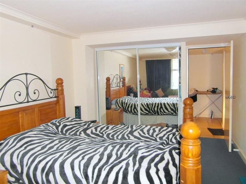 18 Hanlan Street ‘Beachcomber’, Surfers Paradise QLD 4217