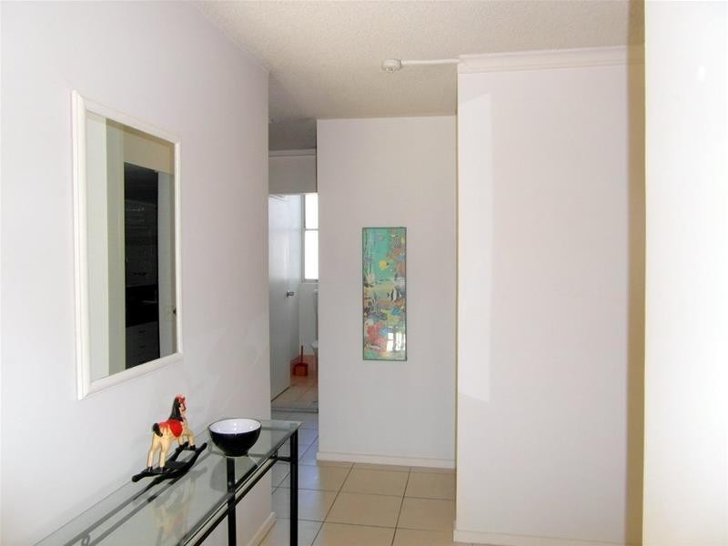 40 Watson Esplanade ‘Riverpark Towers’, Surfers Paradise QLD 4217