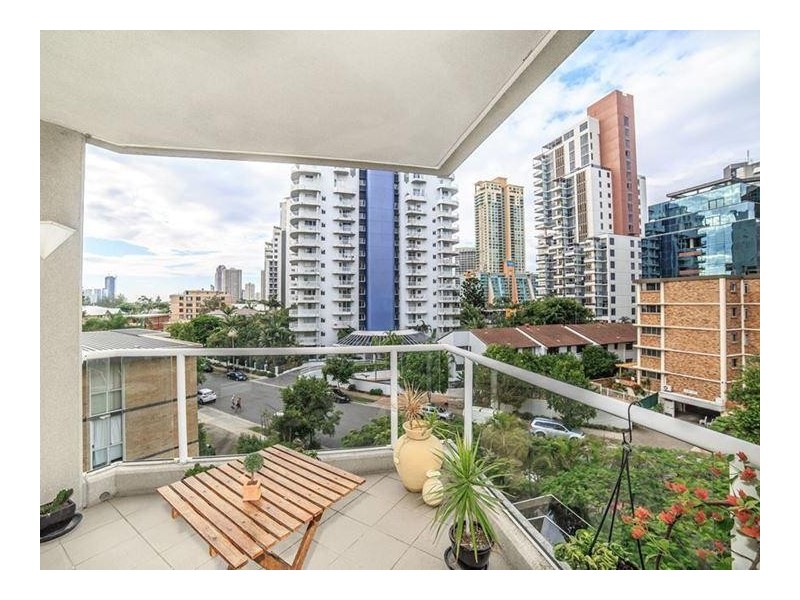 3/20 Riverview Parade, Surfers Paradise QLD 4217