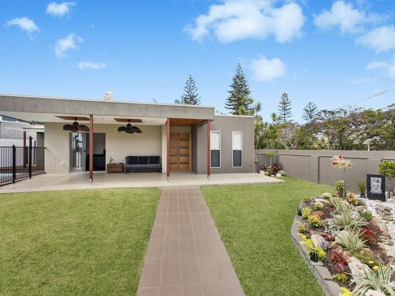 54 Brindisi Avenue, Isle Of Capri QLD 4217