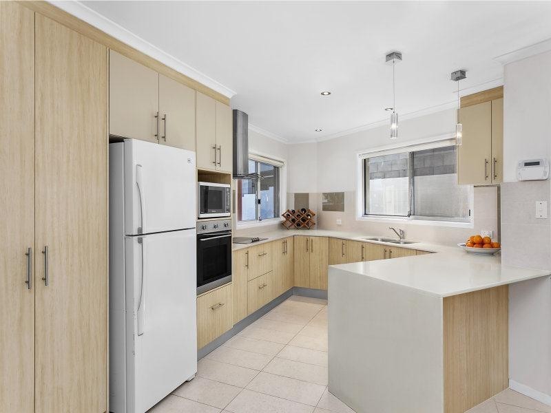 54 Brindisi Avenue, Isle Of Capri QLD 4217