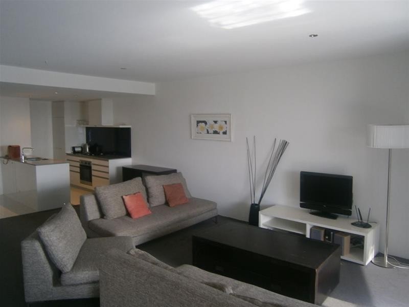 9 Ferny Avenue (Circle on Cavil), Surfers Paradise QLD 4217