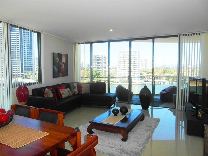 6 Tarcoola Crescent ‘Riva on Chevron’, Chevron Island QLD 4217