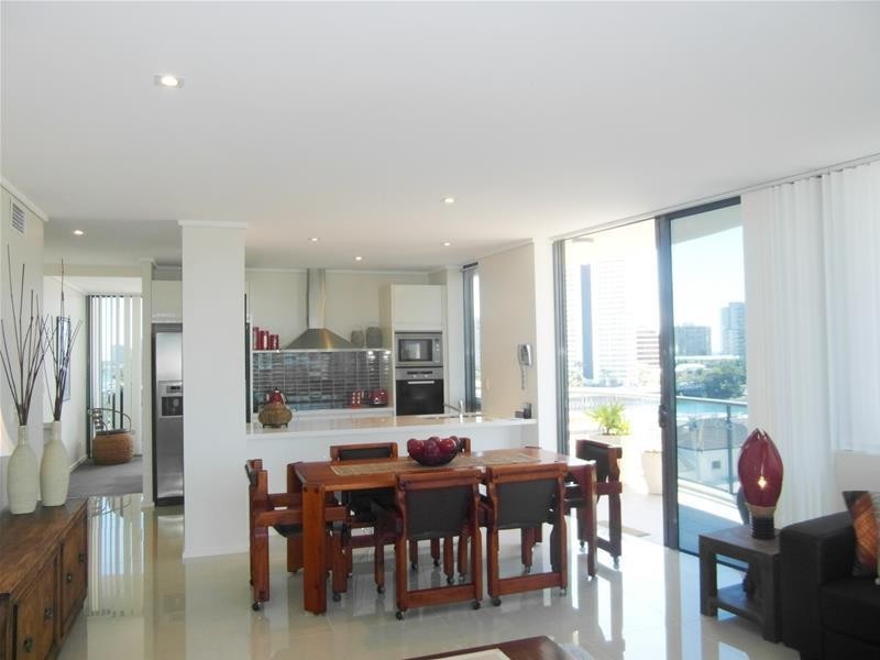 6 Tarcoola Crescent ‘Riva on Chevron’, Chevron Island QLD 4217