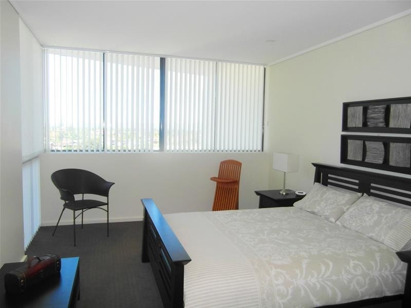 6 Tarcoola Crescent ‘Riva on Chevron’, Chevron Island QLD 4217