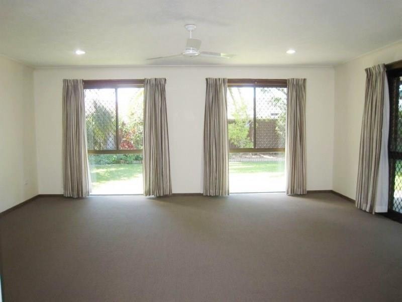 8 McIlwraith Avenue, Sorrento QLD 4217