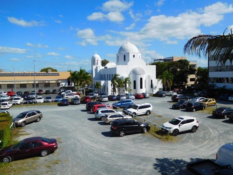 8 Frigo Court, Bundall QLD 4217