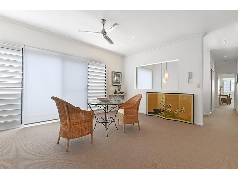 2/3 Sandown Avenue, Bundall QLD 4217