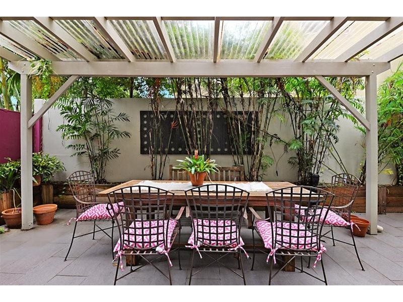 2/3 Sandown Avenue, Bundall QLD 4217