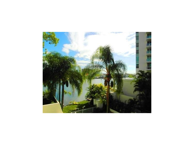 “Anchorage” 32 Riverview Parade, Surfers Paradise QLD 4217