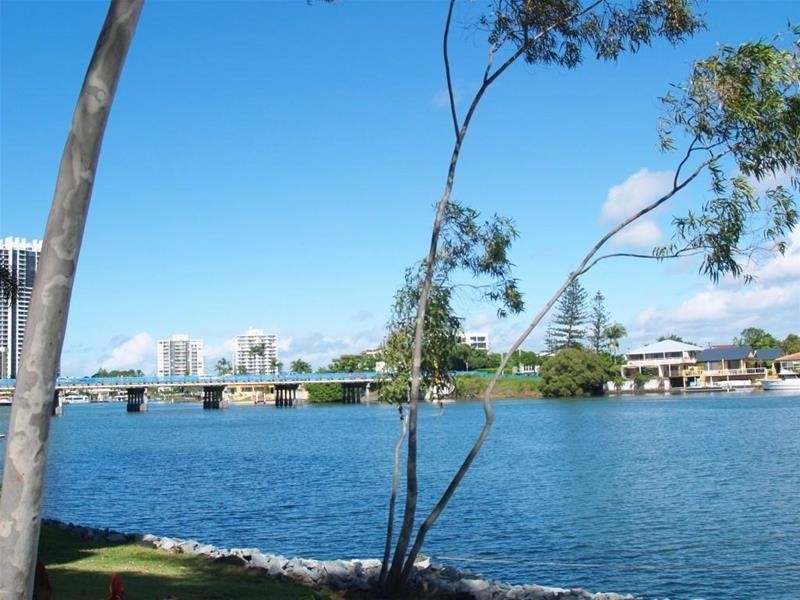“Anchorage” 32 Riverview Parade, Surfers Paradise QLD 4217