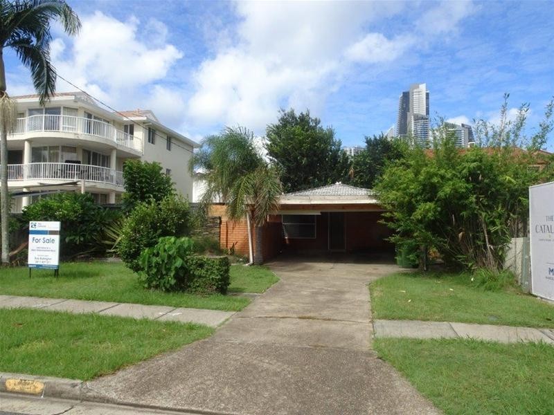 7 Parnoo Street, Surfers Paradise QLD 4217